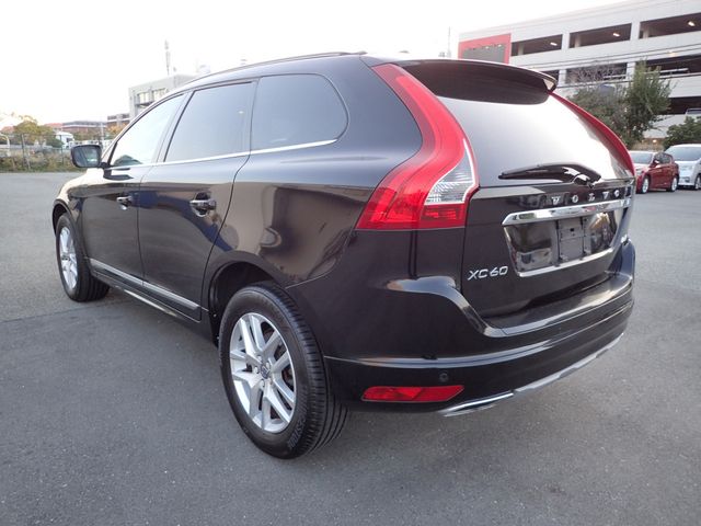 Image for 2017 Volvo XC60 **TINY KMS**2.0 D4 SE LUXURY PREMIUM DIESEL AUTOMATIC **PAN ROOF** // TOP SPEC // FULL ELECTRIC HEATED LEATHER // CRUISE CONTROL // ELECTRIC TAILGATE // REVERSING CAMERA // AA APPROVED DEALER 2026