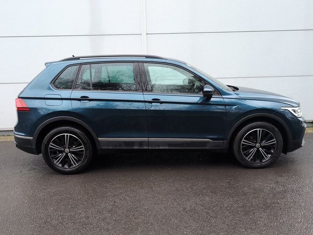 Image for 2024 Volkswagen Tiguan 2.0 TDI 122HP Life 18" Nizza Alloys Mint condition