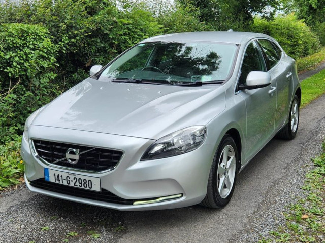 Image for 2014 Volvo V40 Volvo V40 NCT 9/26