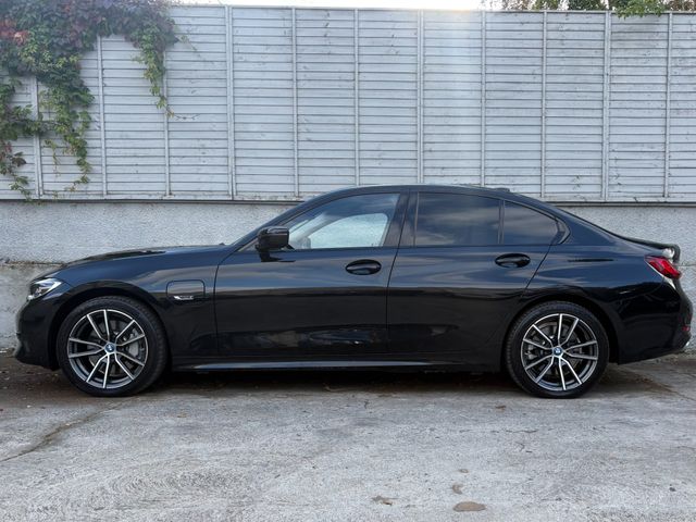 Image for 2022 BMW 3 Series 330e SPORT PRO / LEATHER / PARK ASSIST / HIGH SPEC / ONE OWNER / *FINANCE PACKAGES AVAILABLE*
