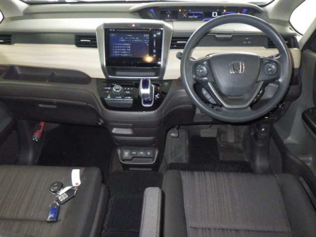 Image for 2016 Honda Freed 1.5 Petrol Hybrid Auto