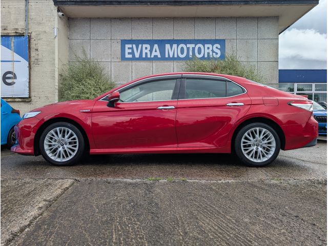 Image for 2018 Toyota Camry G AUTOMATIC HYBRID 2.5 PETROL //HIGH SPEC//VERY LOW MILES//FULL LEATHER HEATED ELECTRIC SEATS//HEAD UP DISPLAY//KEYLESS ENTRY//REVERSE CAMERA//ADAPTIVE CRUISE CONTROL//