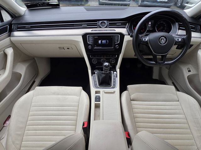 Image for 2016 Volkswagen Passat 2.0 TDI R-LINE HIGHLINE 150BHP // FULL SERVICE HISTORY // 2 KEYS