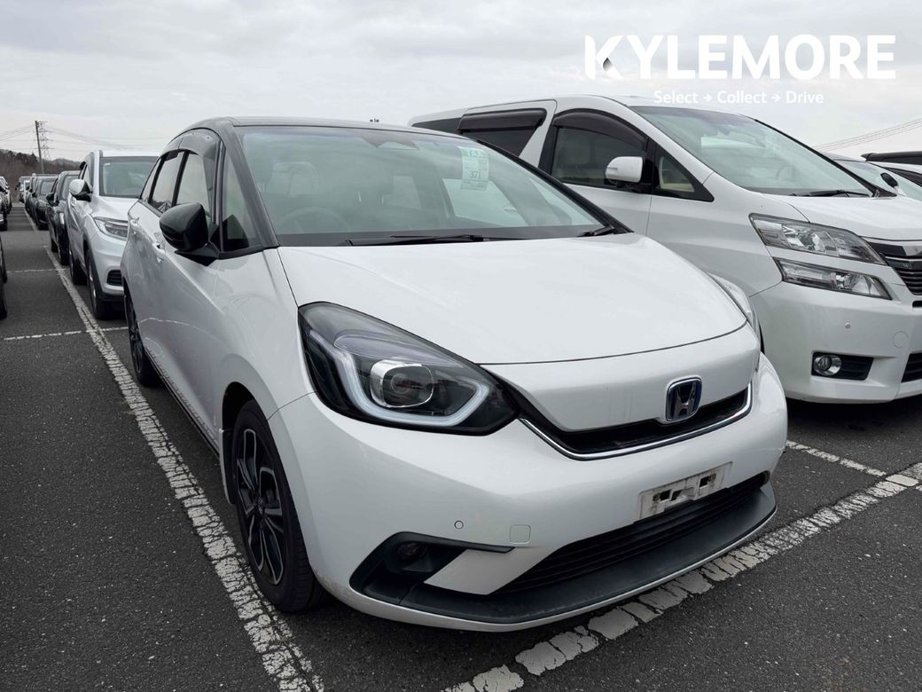 Image for 2021 Honda Fit 1.5 HYBRID AUTOMATIC - WHITE/BLACK TWO TONE - FACTORY ALLOYS - CRUISE CONTROL - REAR CAMERA