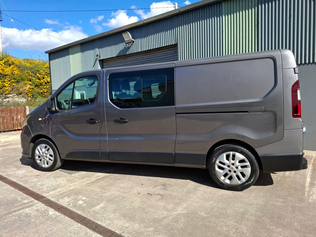 Image for 2018 Renault Trafic LL29 Energy DCI 145 Sport Crew