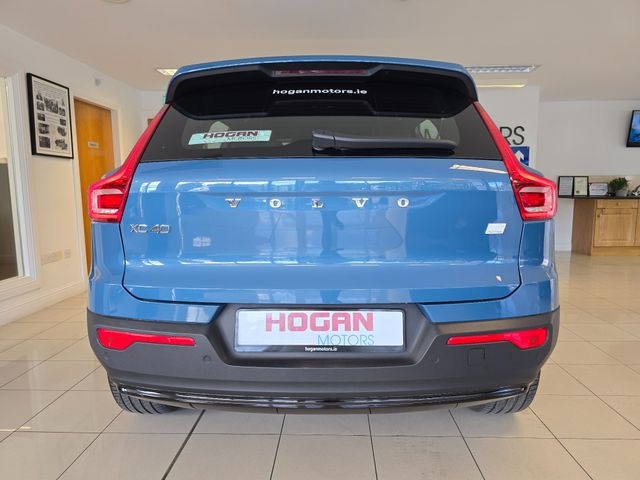 Image for 2022 Volvo XC40 * Jan 2026 Pricing * RECHARGE T4 PLUS - DARK PHEV AUTOMATIC