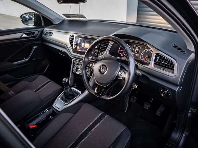 Image for 2020 Volkswagen T-Roc Design 1.5 TSI M6F 150HP 5DR