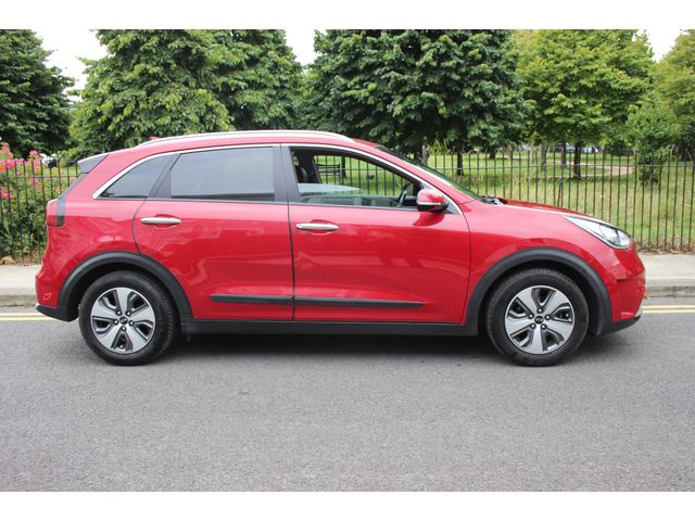 Image for 2018 Kia Niro 2018 Self Charging Hybrid - 1/2 Leather Low miles! 