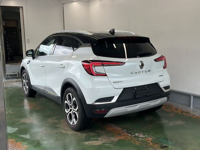 Image for 2022 Renault Captur Hybrid 